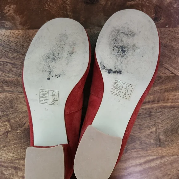 Jeffrey Campbell Red Suede Low Heel Round Toe Pumps - Picture 8 of 9